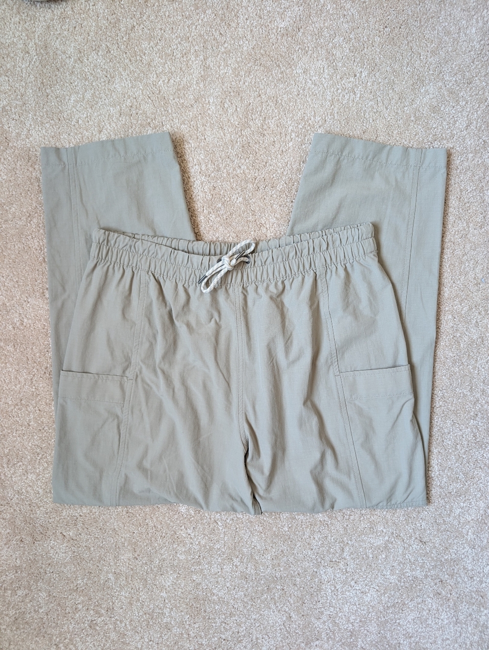 Vuori Khaki Tan Elastic Waist Drawstring Cargo Cropped Pants
